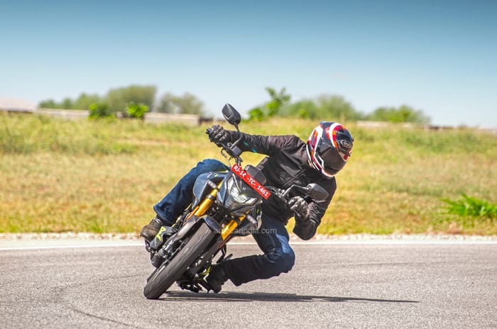 Hero Xtreme 160R 4V review: Gunning 4 the throne?